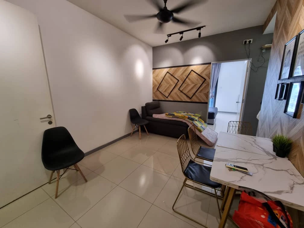 United Point Condo 2/10